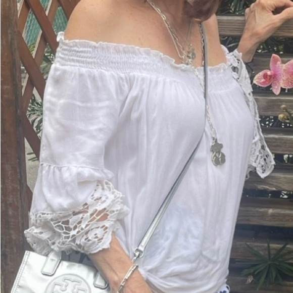 Studio west in Small white off the shoulder - Picture 4 of 5